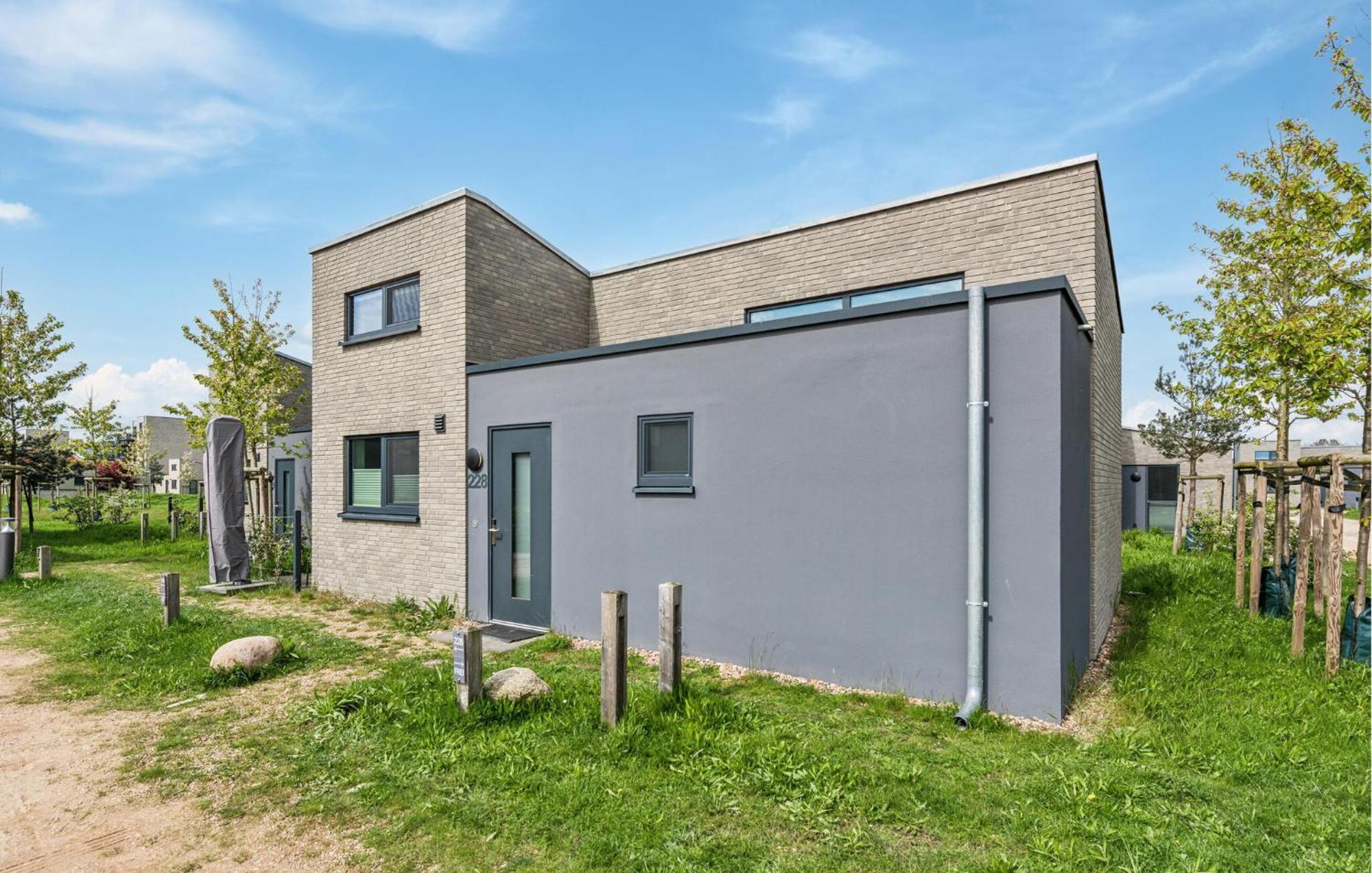 2 Bedroom Gorgeous Home In Lembruch-Duemmer See Buitenkant foto